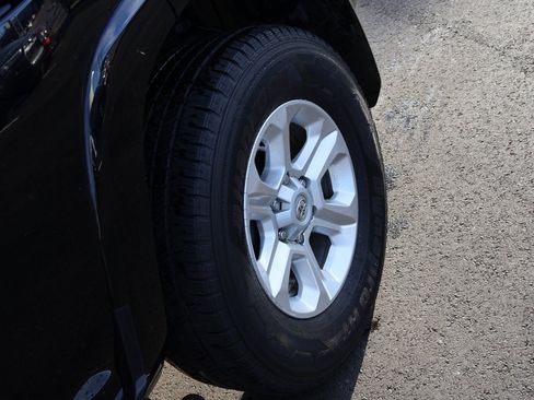 Used 2014 Toyota 4Runner SR5 image 29