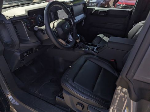 New 2025 Ford Bronco Badlands w/ Sasquatch Package AWD/4WD image 9