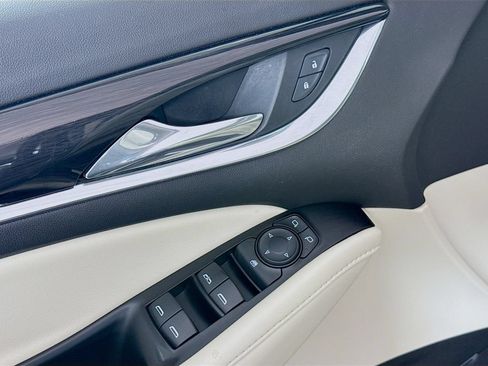 Used 2023 Buick Enclave Essence w/ Sport Touring Edition FWD image 19