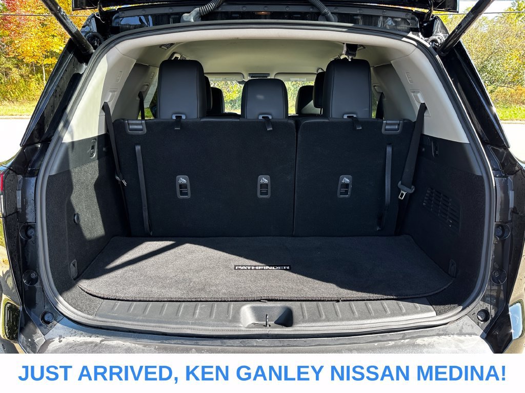 Certified 2026 Nissan Pathfinder SL AWD/4WD image 18
