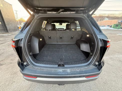 Used 2025 Chevrolet Equinox LT w/ Convenience Package II image 13