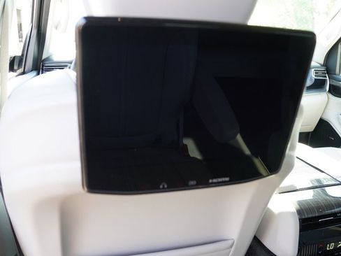 Used 2022 Jeep Wagoneer Series III w/ Rear Seat Video Group 1 AWD/4WD image 20