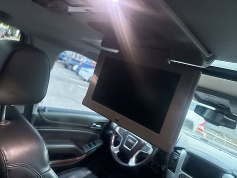 Used 2019 GMC Yukon SLT w/ Premium Edition image 16