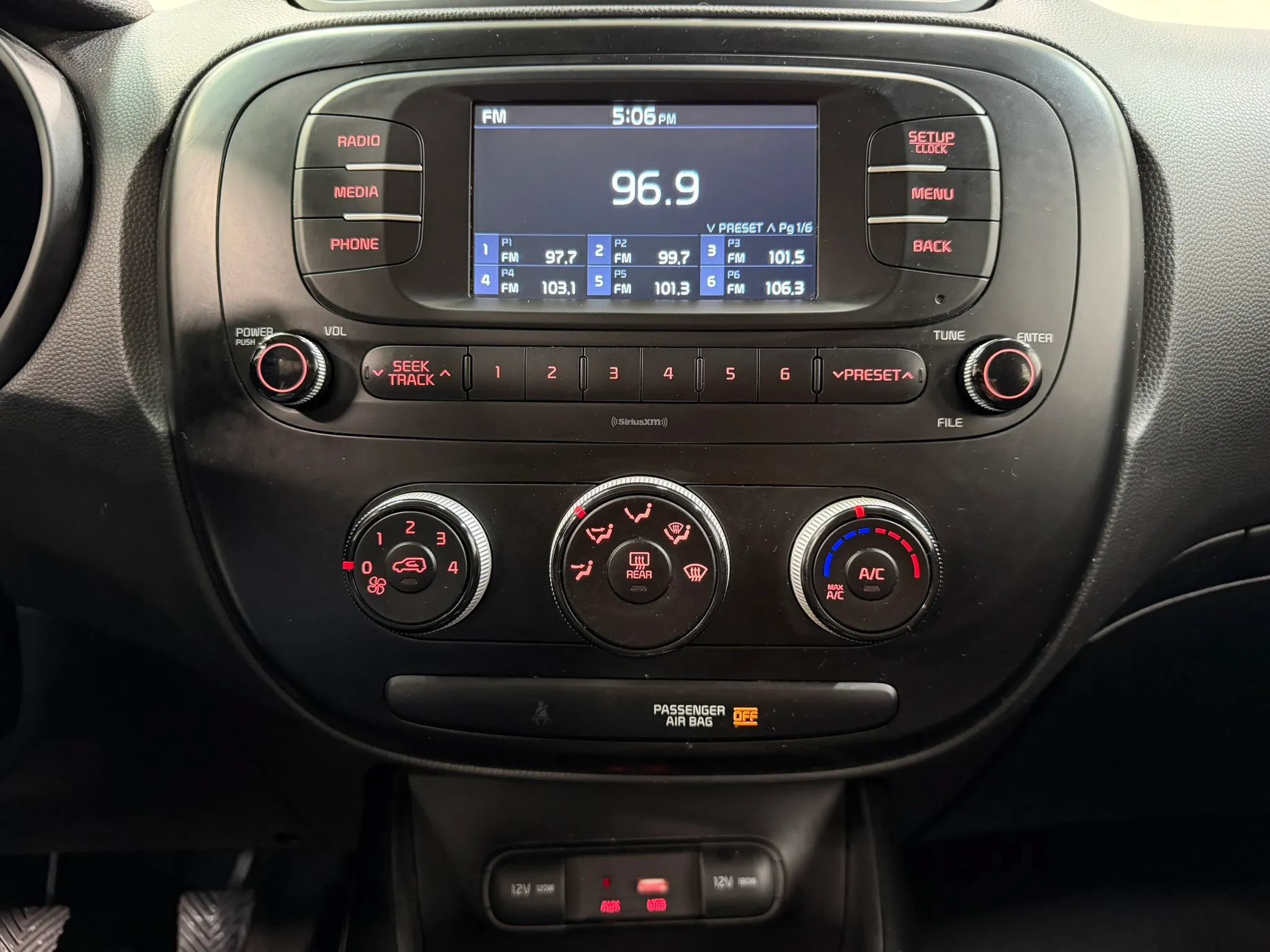 Used 2018 Kia Soul FWD image 22