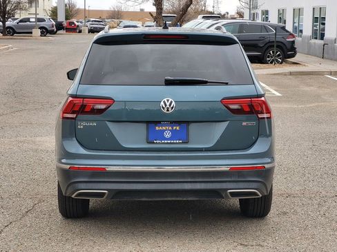 Used 2020 Volkswagen Tiguan SE w/ Panoramic Sunroof Package image 6