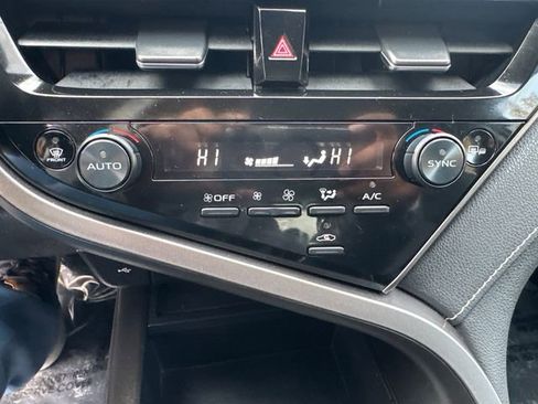 Certified 2022 Toyota Camry SE image 34