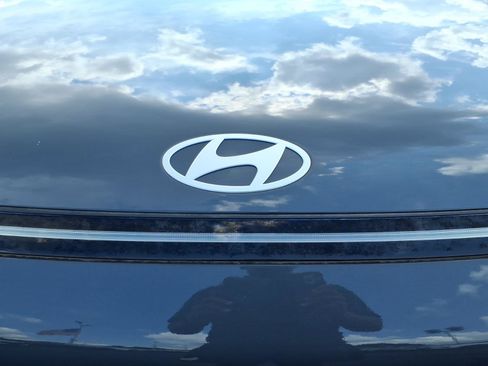 Certified 2024 Hyundai Kona Limited AWD/4WD image 12