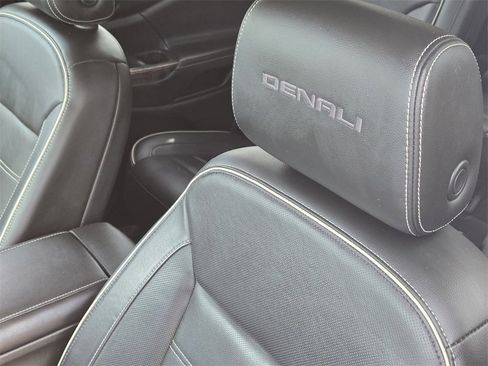 Used 2020 GMC Acadia Denali w/ Technology Package image 20