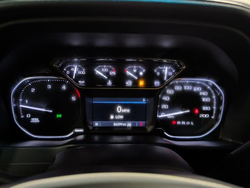 Used 2022 GMC Sierra 2500 SLT w/ X31 Off-Road Package AWD/4WD image 8