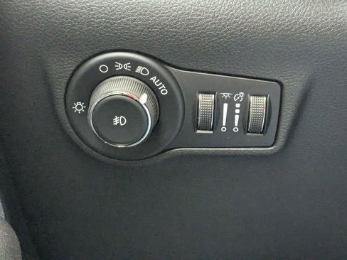 Used 2026 Jeep Compass Latitude AWD/4WD image 22