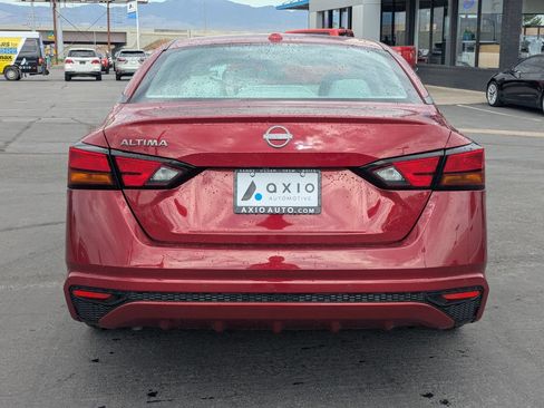 Used 2025 Nissan Altima 2.5 SV FWD image 6