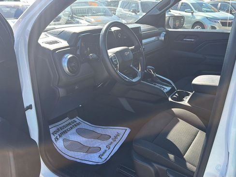 Used 2023 Chevrolet Colorado LT RWD image 9