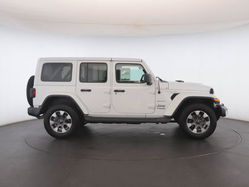 Used 2022 Jeep Wrangler Unlimited Sahara w/ Cold Weather Group AWD/4WD image 21