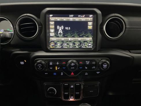 Used 2023 Jeep Wrangler Unlimited Sahara w/ Cold Weather Group image 8