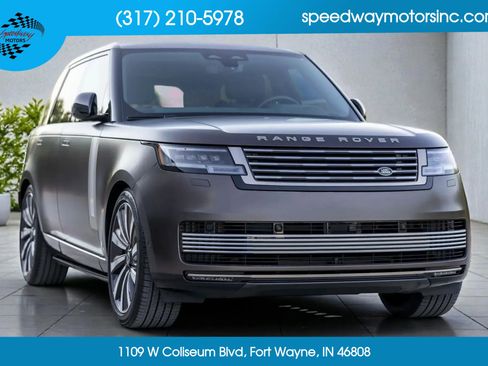 Used 2025 Land Rover Range Rover SV image 5