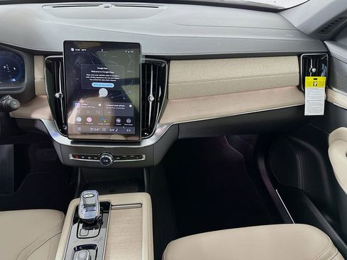 Used 2025 Volvo XC90 B5 Core w/ Climate Package image 20