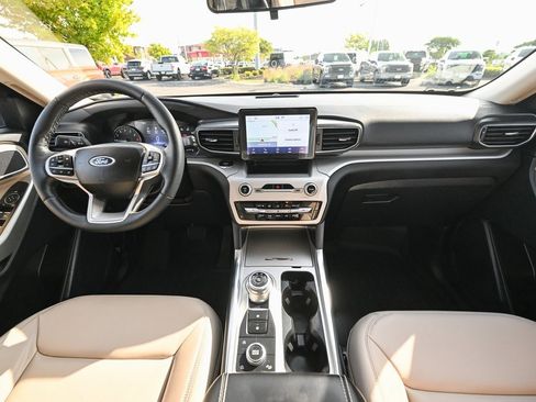 Certified 2023 Ford Explorer XLT w/ Equipment Group 202A image 31