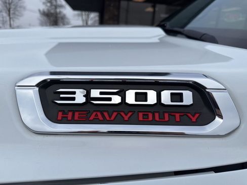 Used 2022 RAM 3500 Big Horn image 10
