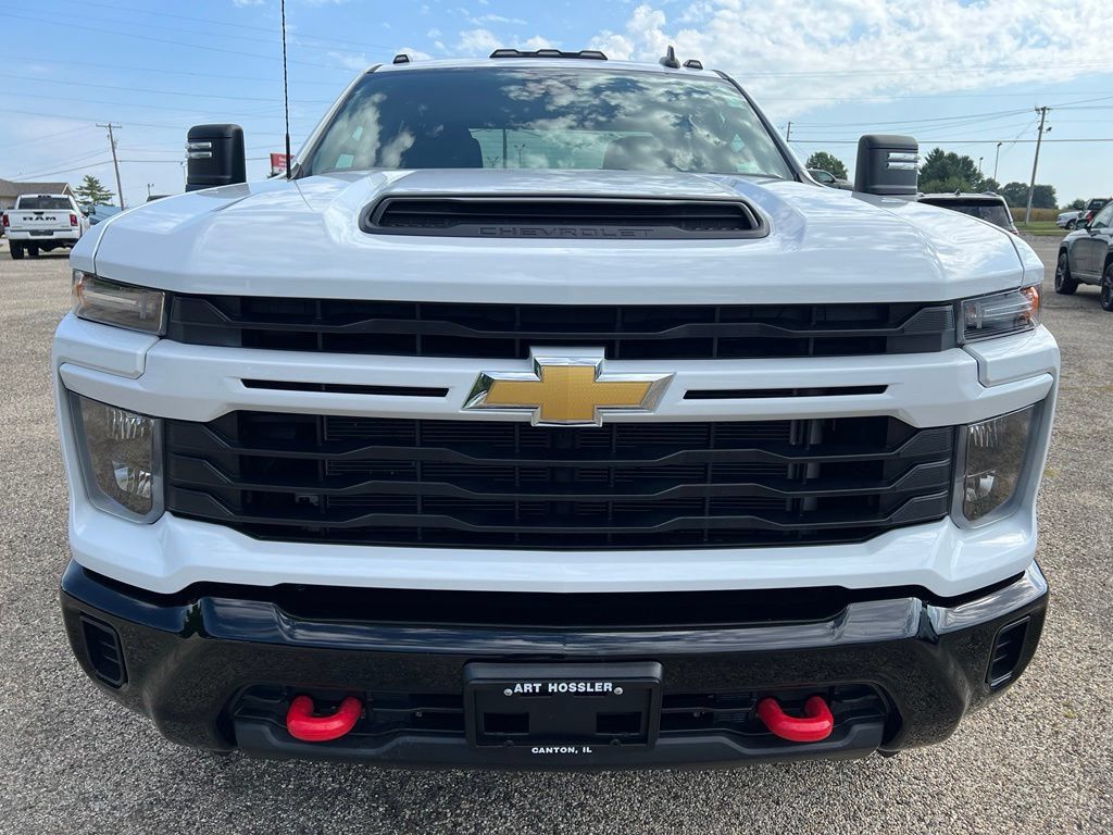Used 2024 Chevrolet Silverado 2500 Custom w/ Custom Convenience Package AWD/4WD image 8