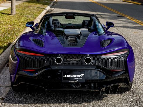 Used 2025 McLaren Artura image 14