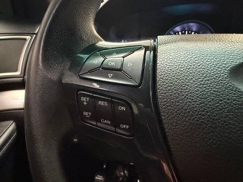 Used 2016 Ford Explorer XLT w/ Equipment Group 202A FWD image 15