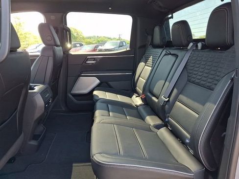 Used 2024 GMC Sierra EV Denali AWD/4WD image 18