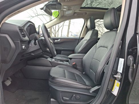 Used 2020 Ford Escape Titanium image 12