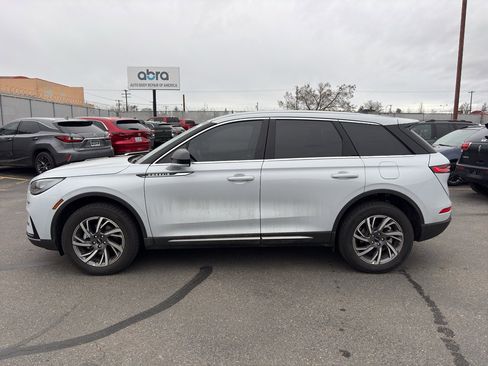 Used 2025 Lincoln Corsair AWD image 4