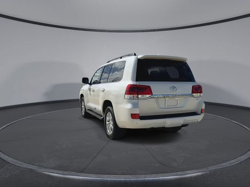 Used 2021 Toyota Land Cruiser image 7