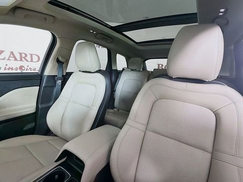 New 2026 Lincoln Corsair Premiere image 23