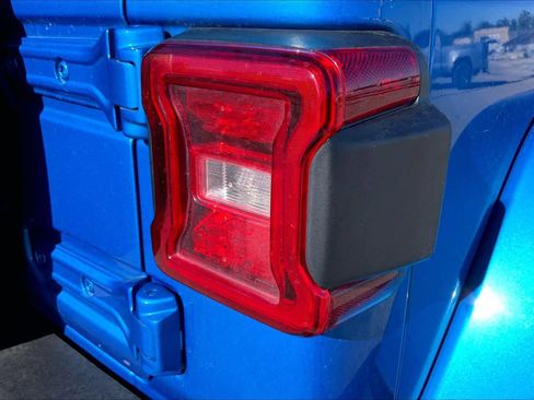 Used 2024 Jeep Wrangler Sport S w/ Convenience Group image 29