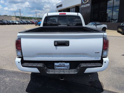 Used 2021 Toyota Tacoma TRD Off-Road w/ Technology Package AWD/4WD image 6