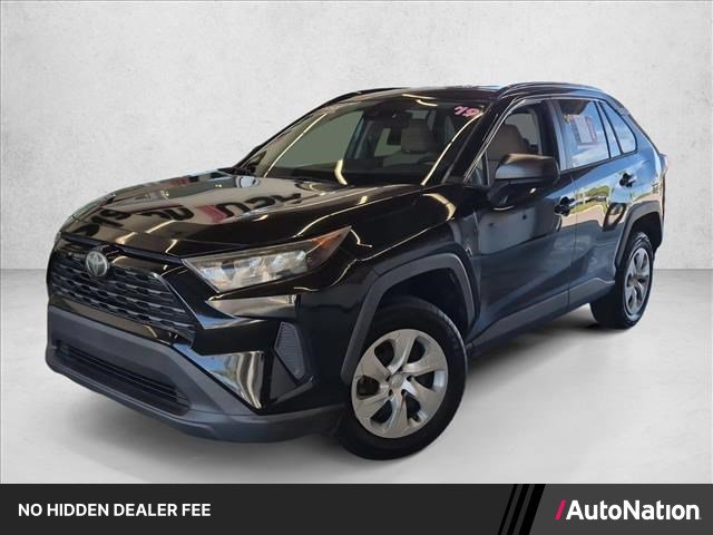 Used 2019 Toyota RAV4 LE FWD image 1
