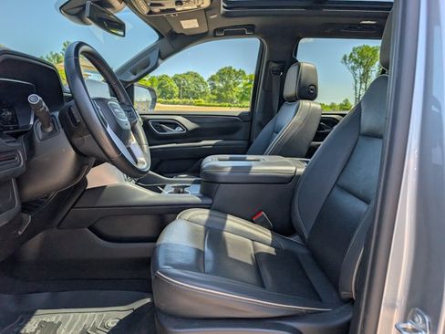 Used 2023 GMC Yukon SLT AWD/4WD image 45