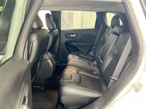 Used 2022 Jeep Cherokee Trailhawk image 22