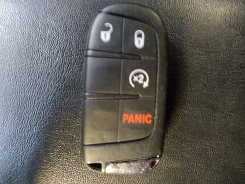 Used 2019 Jeep Compass Latitude w/ Popular Equipment Group AWD/4WD image 32