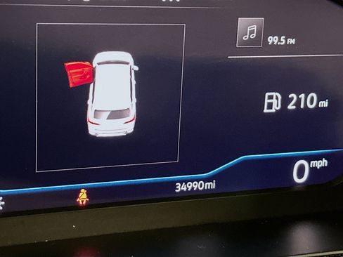 Used 2023 Volkswagen Taos SEL image 9