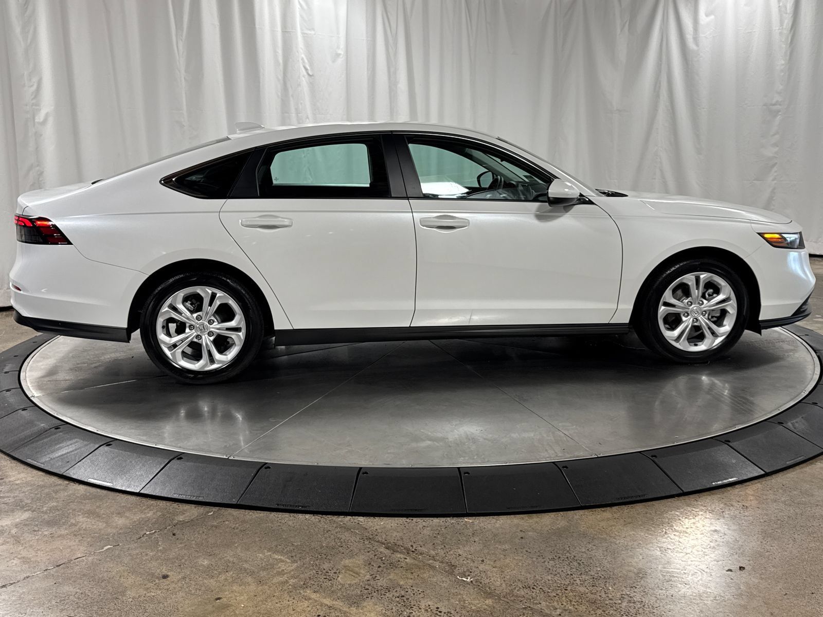 Used 2024 Honda Accord LX image 6