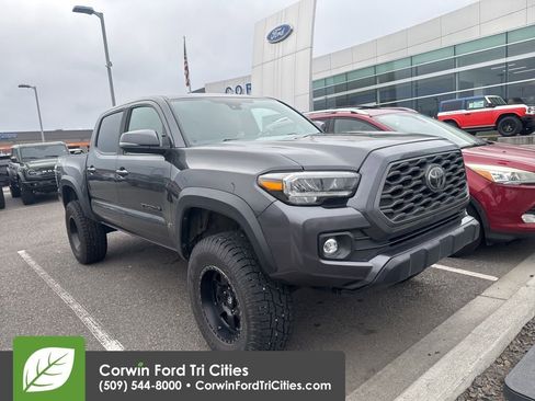 Used 2020 Toyota Tacoma TRD Off-Road w/ Technology Package image 1