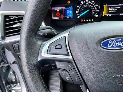 Used 2020 Ford Edge Titanium image 22