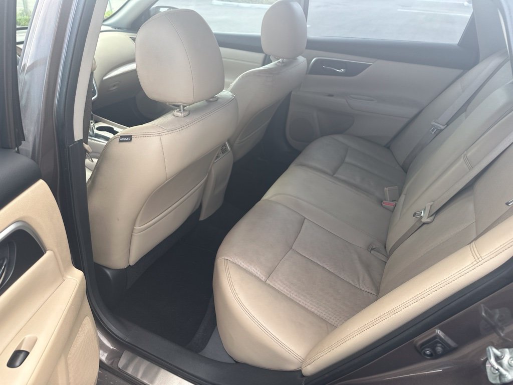 Used 2016 Nissan Altima 2.5 SL w/ 2.5 Technology Package FWD image 13