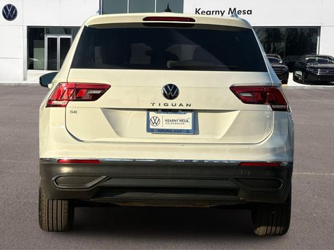 Used 2022 Volkswagen Tiguan SE w/ Panoramic Sunroof Package image 5