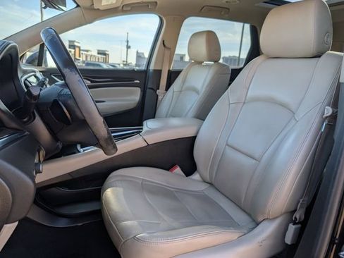 Used 2019 Buick Enclave Essence image 22