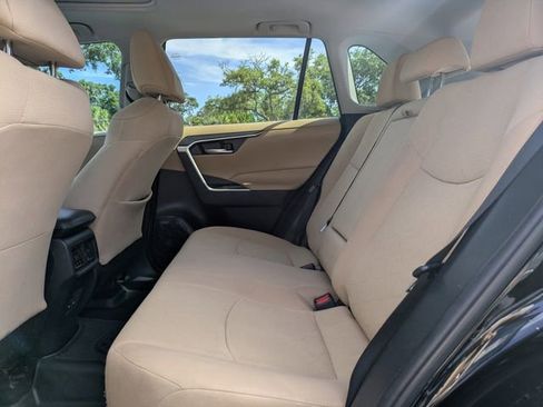 Used 2022 Toyota RAV4 XLE w/ Convenience Package FWD image 13