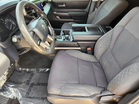 Used 2022 Toyota Tundra SR5 AWD/4WD image 7