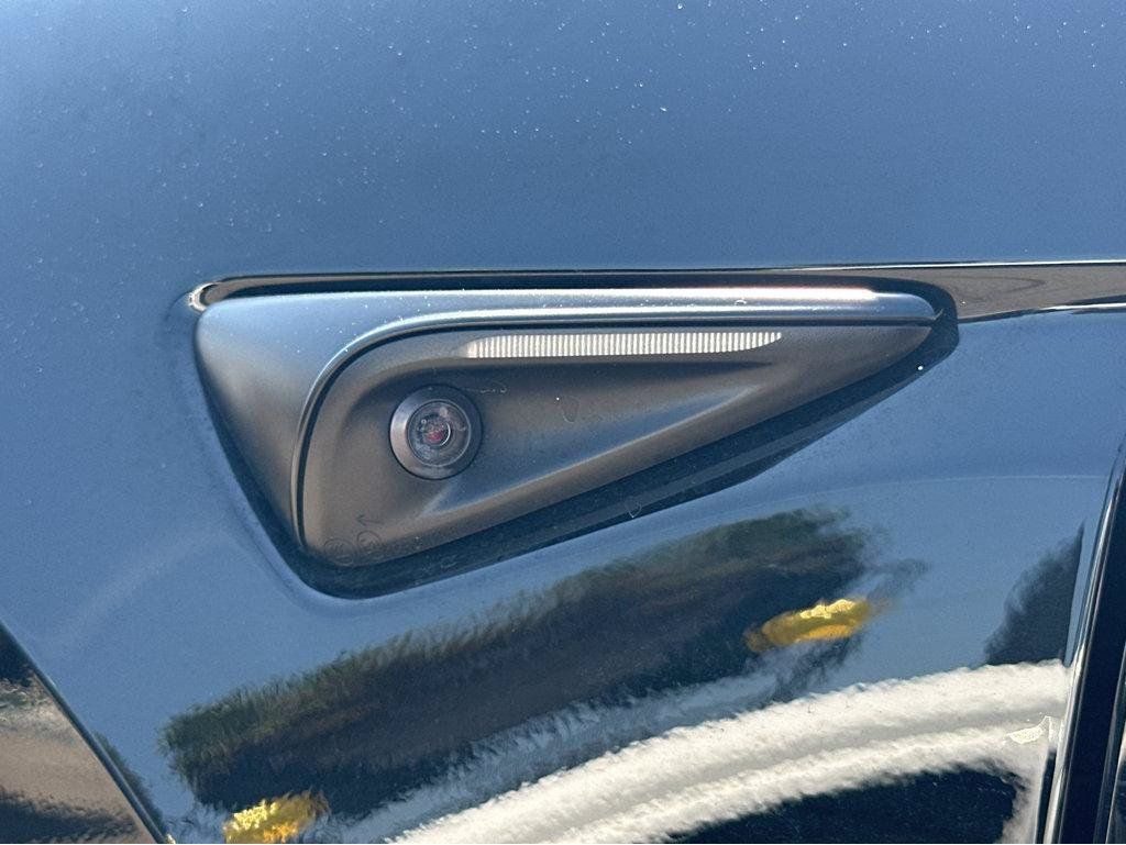 Used 2023 Tesla Model Y Long Range AWD/4WD image 37