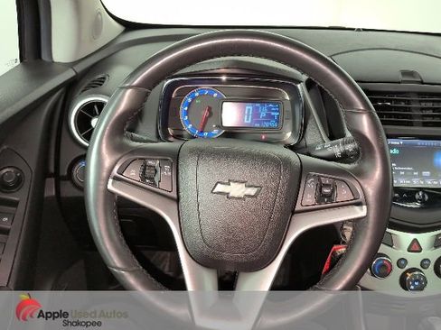 Used 2016 Chevrolet Trax LT w/ LT Sun and Sound Package image 17