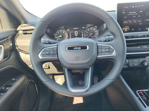 New 2026 Jeep Compass Latitude image 12