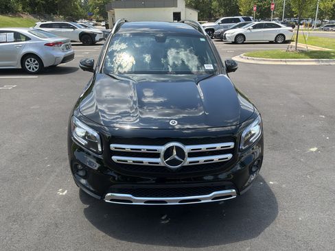 Used 2022 Mercedes-Benz GLB 250 4MATIC image 3