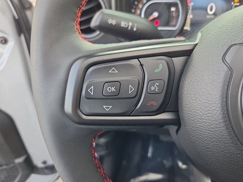 Used 2024 Jeep Wrangler Unlimited Rubicon AWD/4WD image 33